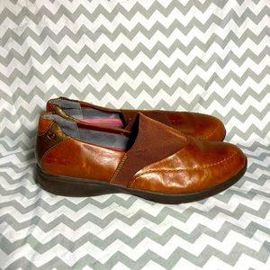 Aravon by New Balance Womens brown leather loafers slip on  shoes size10.5 eu41